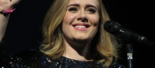 Adele ripresa durante un concerto