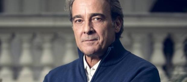 Alexandre Borges, flagrado com travestis, é vítima do escrutínio público. Alexandre Borges, flagrado com travestis, é vítima do escrutínio público.