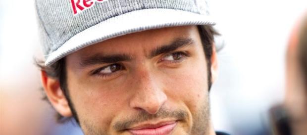 Carlos Sainz durante un GP en 2016 Carlos Sainz durante un GP en 2016