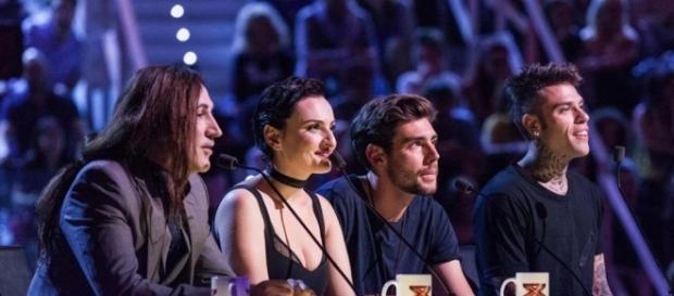 Cinquemila fan in delirio per le audizioni di X Factor 10 - La Stampa - lastampa.it Cinquemila fan in delirio per le audizioni di X Factor 10 - La Stampa - lastampa.it