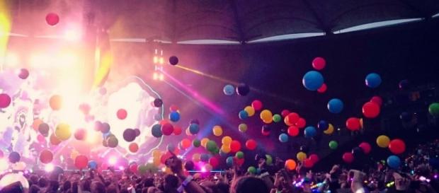 coldplaying hashtag on Twitter - twitter.com coldplaying hashtag on Twitter - twitter.com