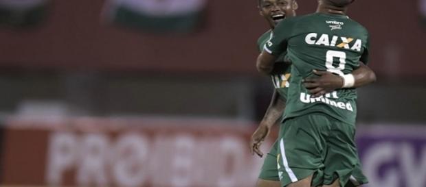 De virada, Chapecoense derrota o Fluminense no Rio (Foto: Lancepress) De virada, Chapecoense derrota o Fluminense no Rio (Foto: Lancepress)