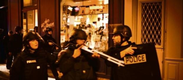 Paris : l'explosion d'une ampoule crée la panique dans le Marais ... - liberation.fr Paris : l'explosion d'une ampoule crée la panique dans le Marais ... - liberation.fr