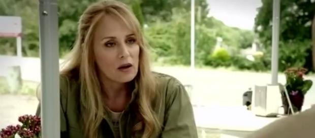 Samantha Smith as Mary Winchester in 'Supernatural' - Photo via TeamFreeWill.net/Photo Screencap via The CW/YouTube.com Samantha Smith as Mary Winchester in 'Supernatural' - Photo via TeamFreeWill.net/Photo Screencap via The CW/YouTube.com