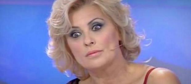 Uomini e Donne trono over: rissa Tina e Laura Uomini e Donne trono over: rissa Tina e Laura