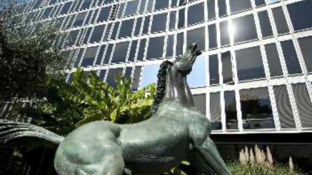 Foto 1 - Esterno della sede Rai di viale Mazzini a Roma. - lettera43.it