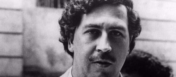 Os sangrentos crimes de Pablo Escobar Os sangrentos crimes de Pablo Escobar