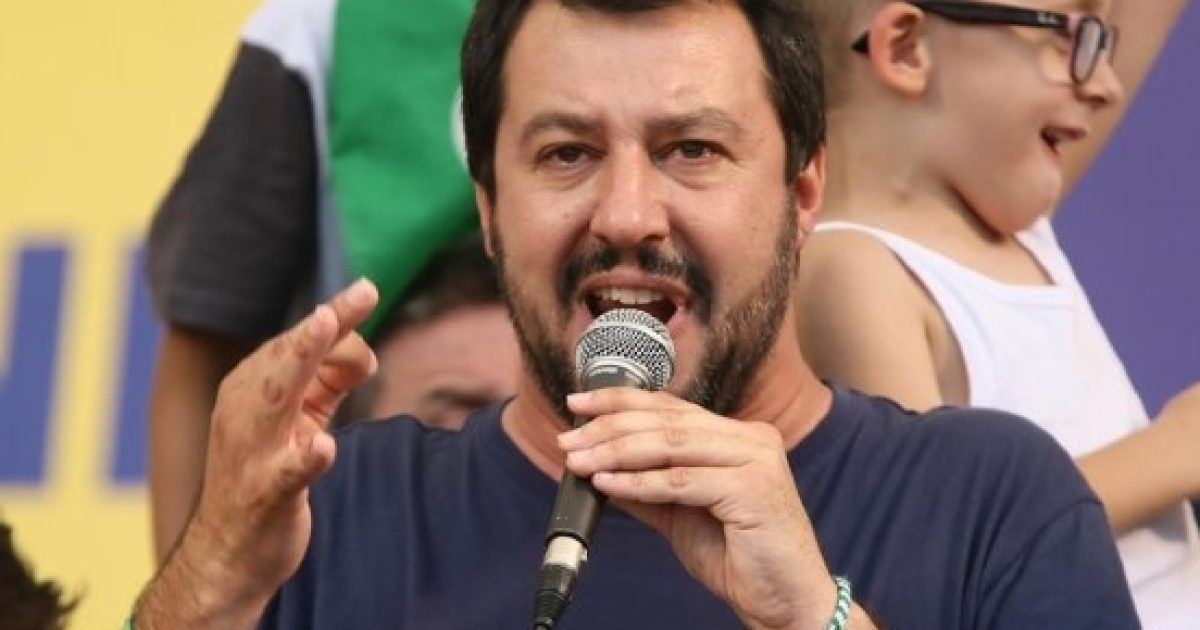 Salvini: 'Partigiani Morti Per Mandare Via Lo Straniero. Lunga Vita A ...