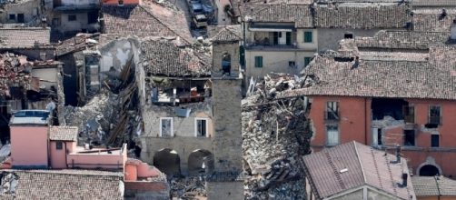 Le macerie dove un tempo c'era corso Umberto I ad Amatrice