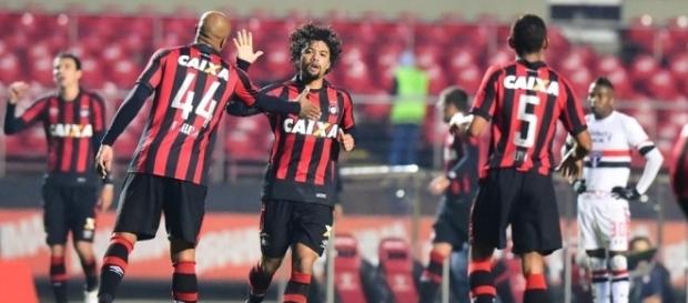 Atlético-PR x São Paulo: assista ao jogo ao vivo Atlético-PR x São Paulo: assista ao jogo ao vivo