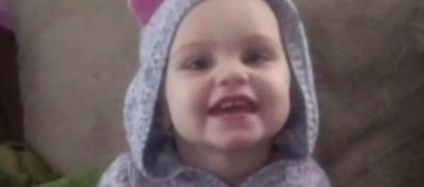 Bebê é morto pelo pai por ter muita atenção Bebê é morto pelo pai por ter muita atenção