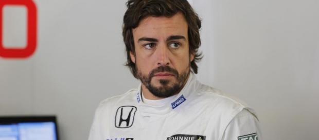 Fernando Alonso en el box del equipo McLaren eurosport.com Fernando Alonso en el box del equipo McLaren eurosport.com