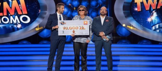 Kamil Bijoś z nagrodą za wygrany odcinek (fot. FB/TTBZ) Kamil Bijoś z nagrodą za wygrany odcinek (fot. FB/TTBZ)