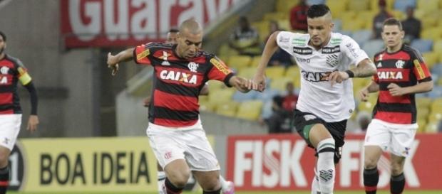 O Mengão chegou aos 50 pontos, um a menos que o Verdão, e mantém vivo o sonho do heptacampeonato (Crédito da foto: Gilvan de Souza/Flamengo) O Mengão chegou aos 50 pontos, um a menos que o Verdão, e mantém vivo o sonho do heptacampeonato (Crédito da foto: Gilvan de Souza/Flamengo)