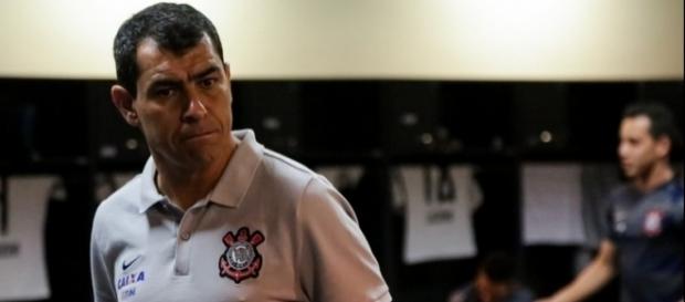 Será a terceira vez que Fabio Carille assume como técnico interino do Timão; até aqui foram quatro jogos, com uma vitória, um empate e duas derrotas Será a terceira vez que Fabio Carille assume como técnico interino do Timão; até aqui foram quatro jogos, com uma vitória, um empate e duas derrotas
