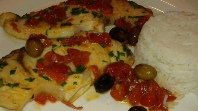 Impiattamento della Verdesca con riso bismati.