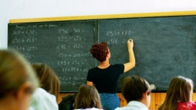 Scuola, le proposte del M5S sui docenti precari