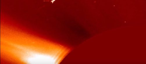 Il presunto UFO da una foto del satellite SOHO.