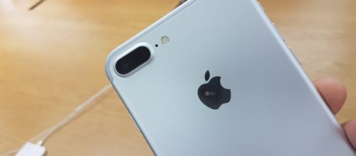 Parte posteriore del nuovo Iphone 7 plus