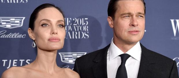 Brad Pitt e Angelina Jolie: depositate le carte per il divorzio Brad Pitt e Angelina Jolie: depositate le carte per il divorzio