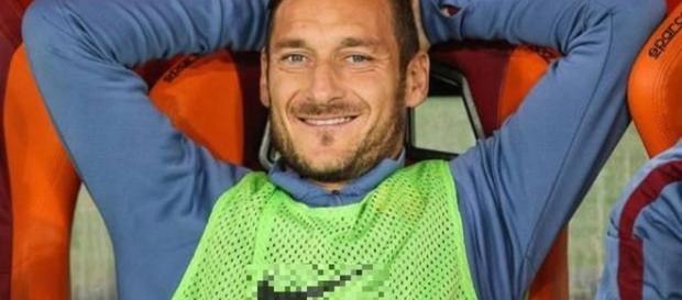 I 40 anni di Totti: il web impazzisce. I 40 anni di Totti: il web impazzisce.