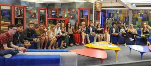 La GRAN BOMBA llega a 'GH 17': el 'Contraclub' La GRAN BOMBA llega a 'GH 17': el 'Contraclub'