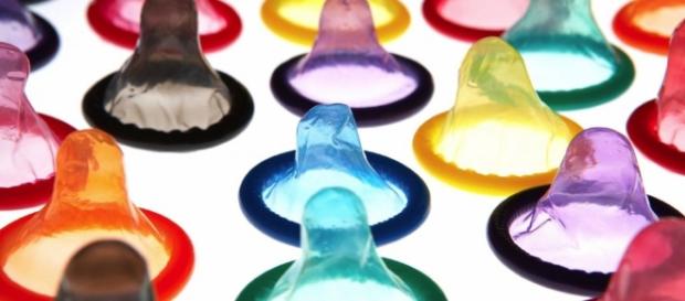 Preservativo que muda de cor quando detecta uma DST. Preservativo que muda de cor quando detecta uma DST.