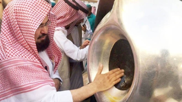 Abdul Rahman Al-Sudais - عبد الرحمن السديس - The Quran Reciters - thequranreciters.com