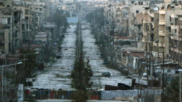 Le rovine della citt&agrave; di Aleppo, martoriata dai combattimenti - Foto LaPresse.