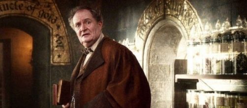 Game of Thrones' Season 7 Adds 'Harry Potter' Star Jim Broadbent ... - nerdcoremovement.com
