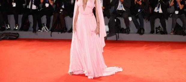 Belen: che figuraccia al Festival di Venezia! Belen: che figuraccia al Festival di Venezia!