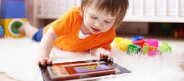 Excesso de tecnologias podem causar dependência Excesso de tecnologias podem causar dependência