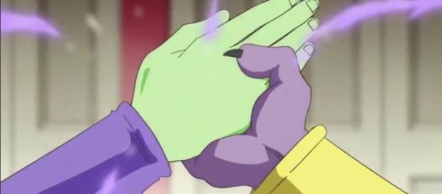 Beerus bloquant la main de Zamasu. EPICNESS INCOMING. Beerus bloquant la main de Zamasu. EPICNESS INCOMING.