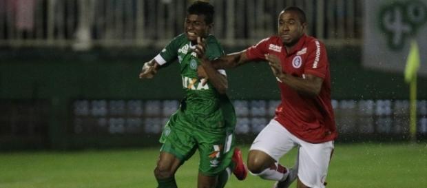 Desde a chegada de Celso Roth, Colorado conseguiu apenas uma vitória em sete jogos; time tem, ao lado do América, pior aproveitamento do segundo turno Desde a chegada de Celso Roth, Colorado conseguiu apenas uma vitória em sete jogos; time tem, ao lado do América, pior aproveitamento do segundo turno