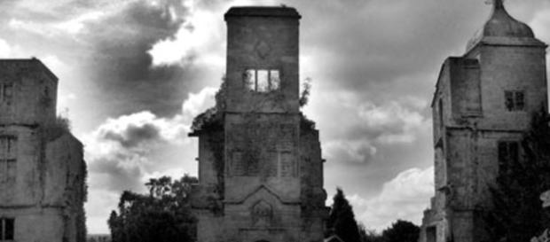 En Angleterre, un fantôme… est apparu à la fenêtre d'un château en ... - closermag.fr En Angleterre, un fantôme… est apparu à la fenêtre d'un château en ... - closermag.fr