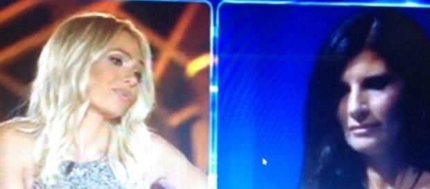 Ilary Blasi si è scontrata con Pamela Prati Ilary Blasi si è scontrata con Pamela Prati