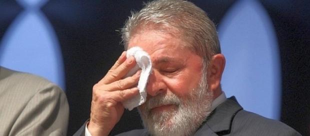 Lula fica” triste” ao saber que Moro aceitou o pedido de acusação contra ele. Lula fica” triste” ao saber que Moro aceitou o pedido de acusação contra ele.