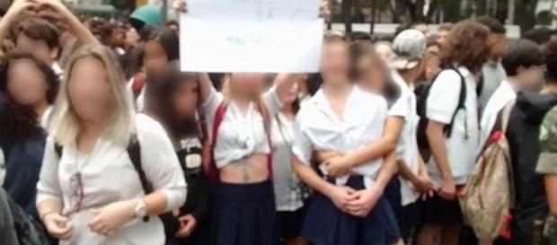 Meninos poderão usar saia no colégio Meninos poderão usar saia no colégio