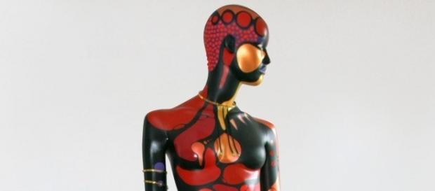 Painted mannequins will be displayed in order to honor Fashion Week. / Photo via Aurélia Quémeneur, Carré d’artistes. Used with permission. Painted mannequins will be displayed in order to honor Fashion Week. / Photo via Aurélia Quémeneur, Carré d’artistes. Used with permission.