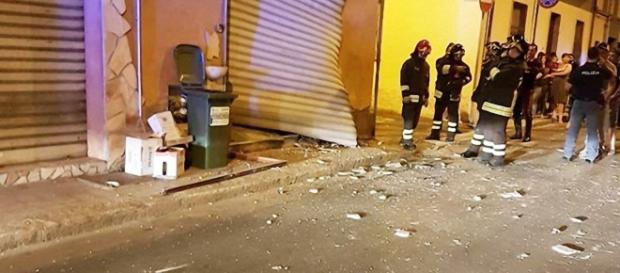 Sono intervenuti anche i Vigili del Fuoco in via Merello, a Quartu. Sono intervenuti anche i Vigili del Fuoco in via Merello, a Quartu.