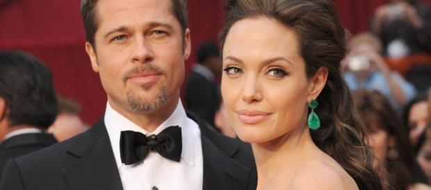 Angelina Jolie și Brad Pitt și-au anunțat divorțul Angelina Jolie și Brad Pitt și-au anunțat divorțul