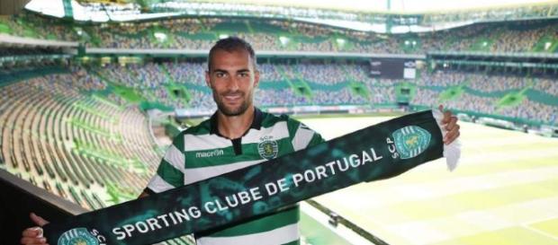 Dost foi contratado para substituir Slimani Dost foi contratado para substituir Slimani