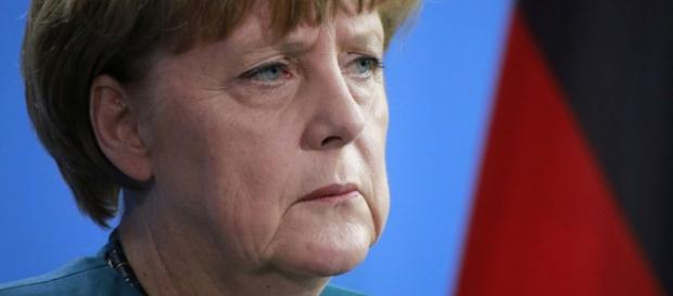 Angela Merkel wie, że popełniła błąd w sprawie uchodźców Angela Merkel wie, że popełniła błąd w sprawie uchodźców