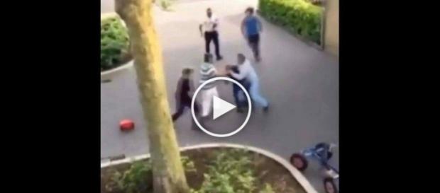Bójka Holendrów z bandą imigrantów z Turcji. Bójka Holendrów z bandą imigrantów z Turcji.