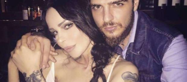 Nina Moric e Luigi Mario Favoloso sono stati rifiutati per il cast del "Grande Fratello Vip"? Nina Moric e Luigi Mario Favoloso sono stati rifiutati per il cast del "Grande Fratello Vip"?