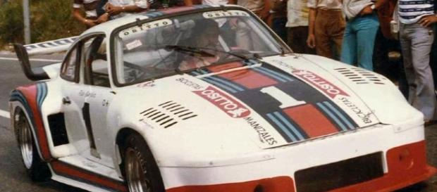 Pablo Escobar dentro de seu Porsche. Pablo Escobar dentro de seu Porsche.