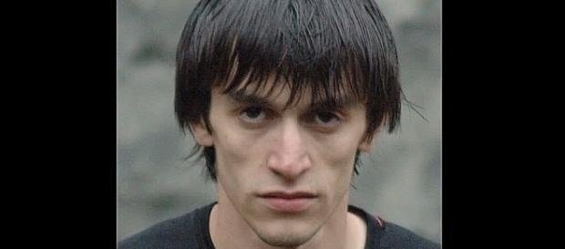 Sein Handy enthielt die Aufnahme seiner letzten Minuten. Aus dem YouTube-Video: Слава Герою России Магомеду Нурбагандову Sein Handy enthielt die Aufnahme seiner letzten Minuten. Aus dem YouTube-Video: Слава Герою России Магомеду Нурбагандову