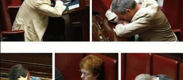 Vietato fotografare i politici, ecco il nuovo regolamento. Vietato fotografare i politici, ecco il nuovo regolamento.