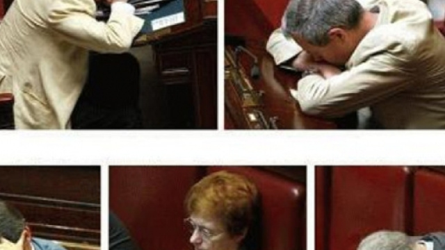 Vietato fotografare i politici, ecco il nuovo regolamento.