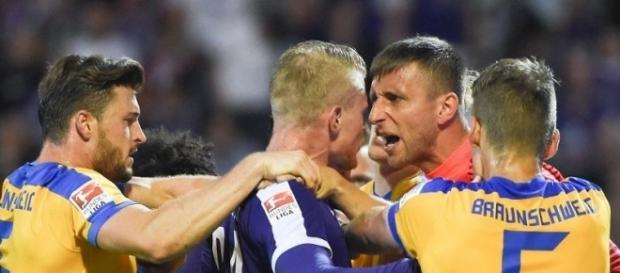 Braunschweig siegt weiter in 2. Liga - Rückschlag für VfB | Kölner / Foto: Sebastian Kahnert Braunschweig siegt weiter in 2. Liga - Rückschlag für VfB | Kölner / Foto: Sebastian Kahnert